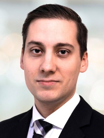 Das Portraitfoto zeigt den Alumnus Sören Harms