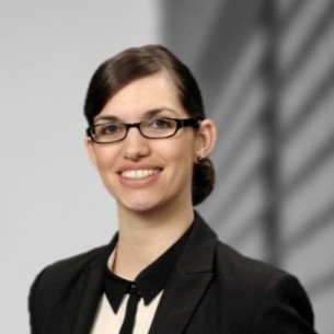 Das Foto zeigt TU Alumna Larissa-N. Graumann.