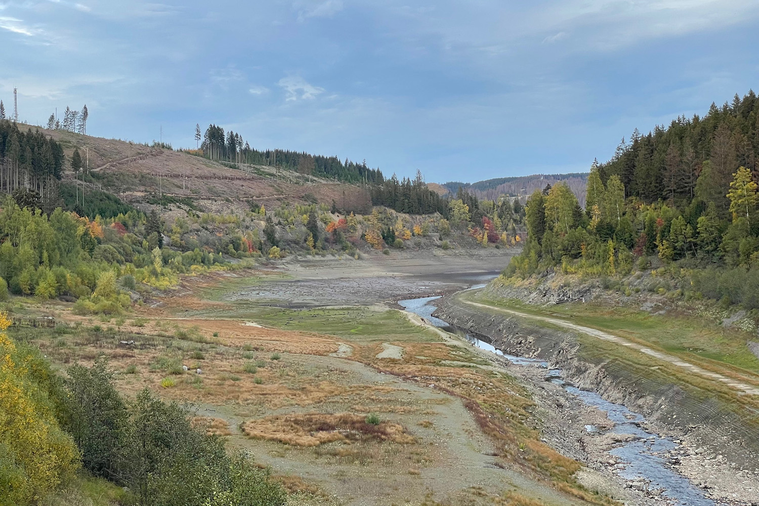 Trockenheit bei der Okertalsperre im Harz