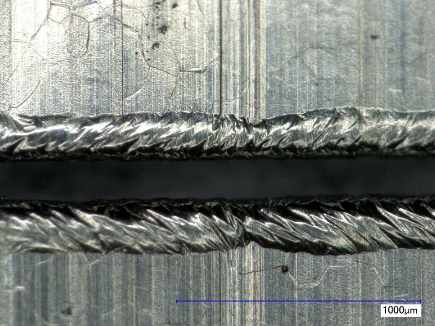 Schnittkante einer laserstrahlkonfektionieren Lithium-Metall Anode 