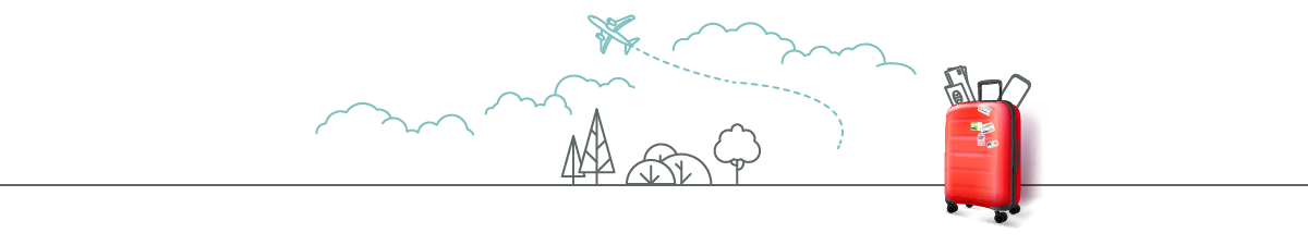 Roter Rollkoffer vor Bäumen und Bergen, am Himmel Wolken und ein Flugzeug mit Kondensstreifen