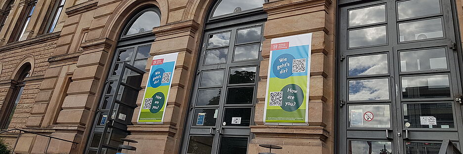 Banner am Altgebäude