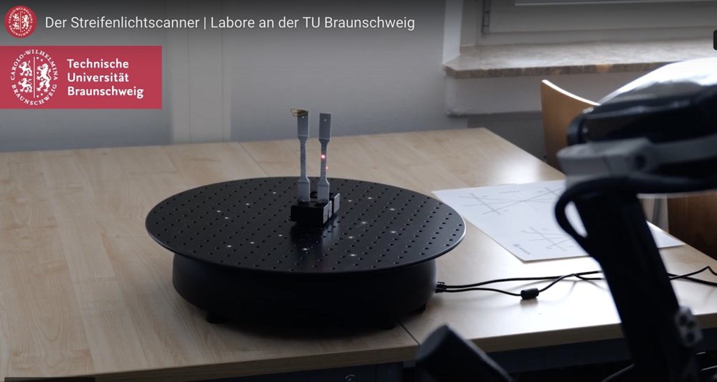 Streifenlichtscanner
