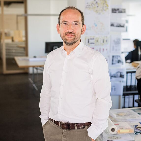 Das Bild zeigt Alumnus Cornelius Strübing.