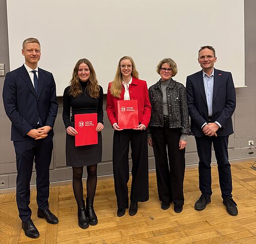 Prof. Ralf Jänicke, Hannah Hellmann, Caroline Siebert, Prof. Antje Schwalb und Prof. Markus Gerke