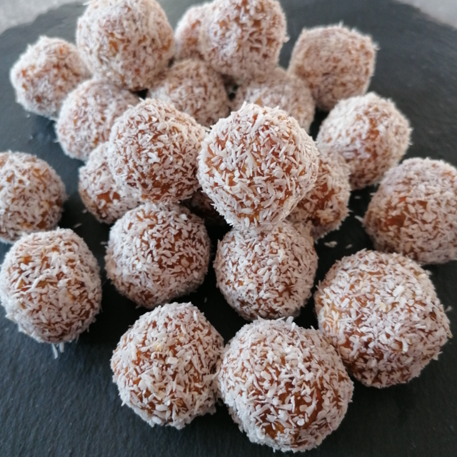 HEALTH4YOU TU BS Carrot Cake Energy Balls