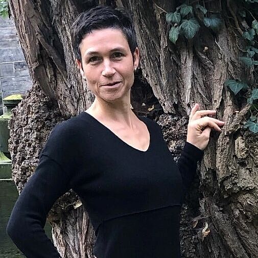 Das Foto zeigt Alumna Sigrid Tinz.