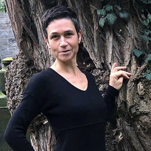 Das Foto zeigt Alumna Sigrid Tinz.