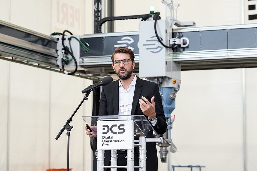 Professor Norman Hack sprach in einem Forschungsinsight über die Potenziale des 3D-Drucks für ressourcenschonende Bauweisen. 