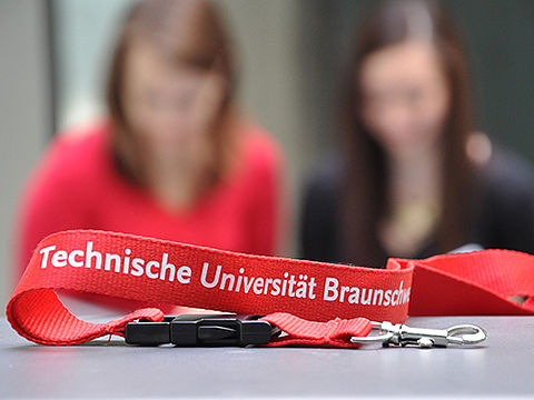 Schlüsselband mit Logo der TU Braunschweig