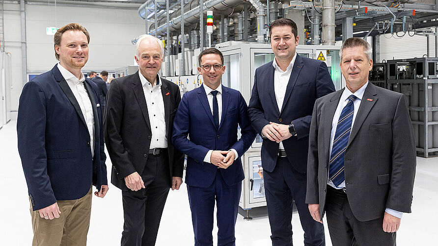 Eröffnung CircularLab der BLB am 06.11.2023 in Braunschweig: Dr. Stefan Jung (BMBF), Prof. Arno Kwade (Sprecher der BLB), nds. Wissenschaftsminister Falko Mohrs, Braunschweigs Oberbürgermeister Dr. Thorsten Kornblum und TU-Vizepräsident Prof. Peter Hecker. 