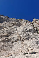 Eine felsige Steilwand.