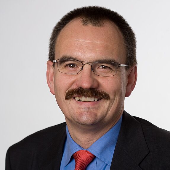 Das Foto zeigt Alumnus Péter Krüger.