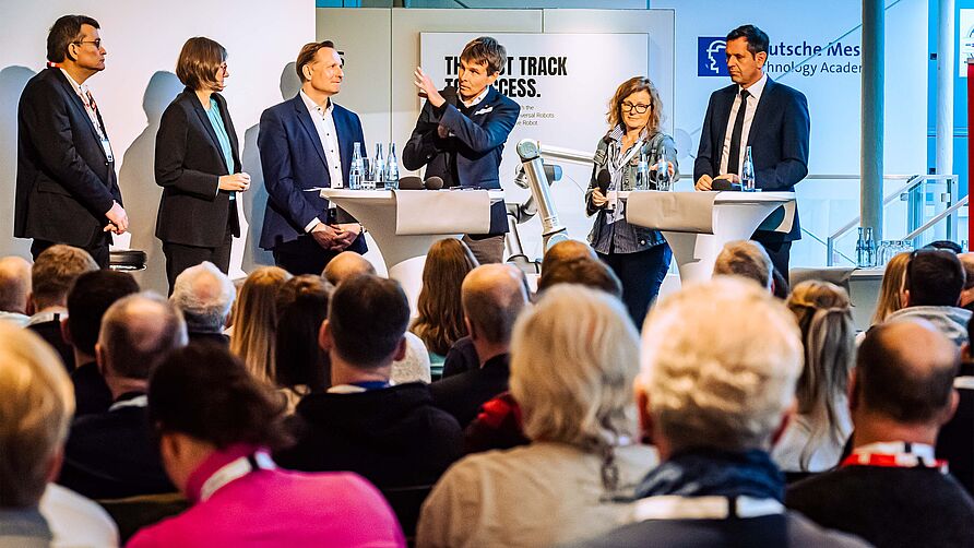 Automobilkonferenz der IG Metall am 25. April 2024 auf der Hanover Messe: Podiumsdiskussion