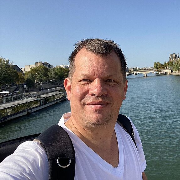 Das Foto zeigt Alumnus Dirk Erdmann.