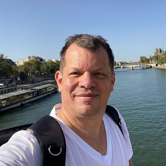 Das Foto zeigt Alumnus Dirk Erdmann.