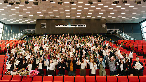 Absolvent*innen im Audimax