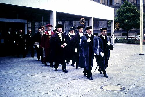 Prozession des Senats bei der Rektoratsübergabe, 9.7.1966