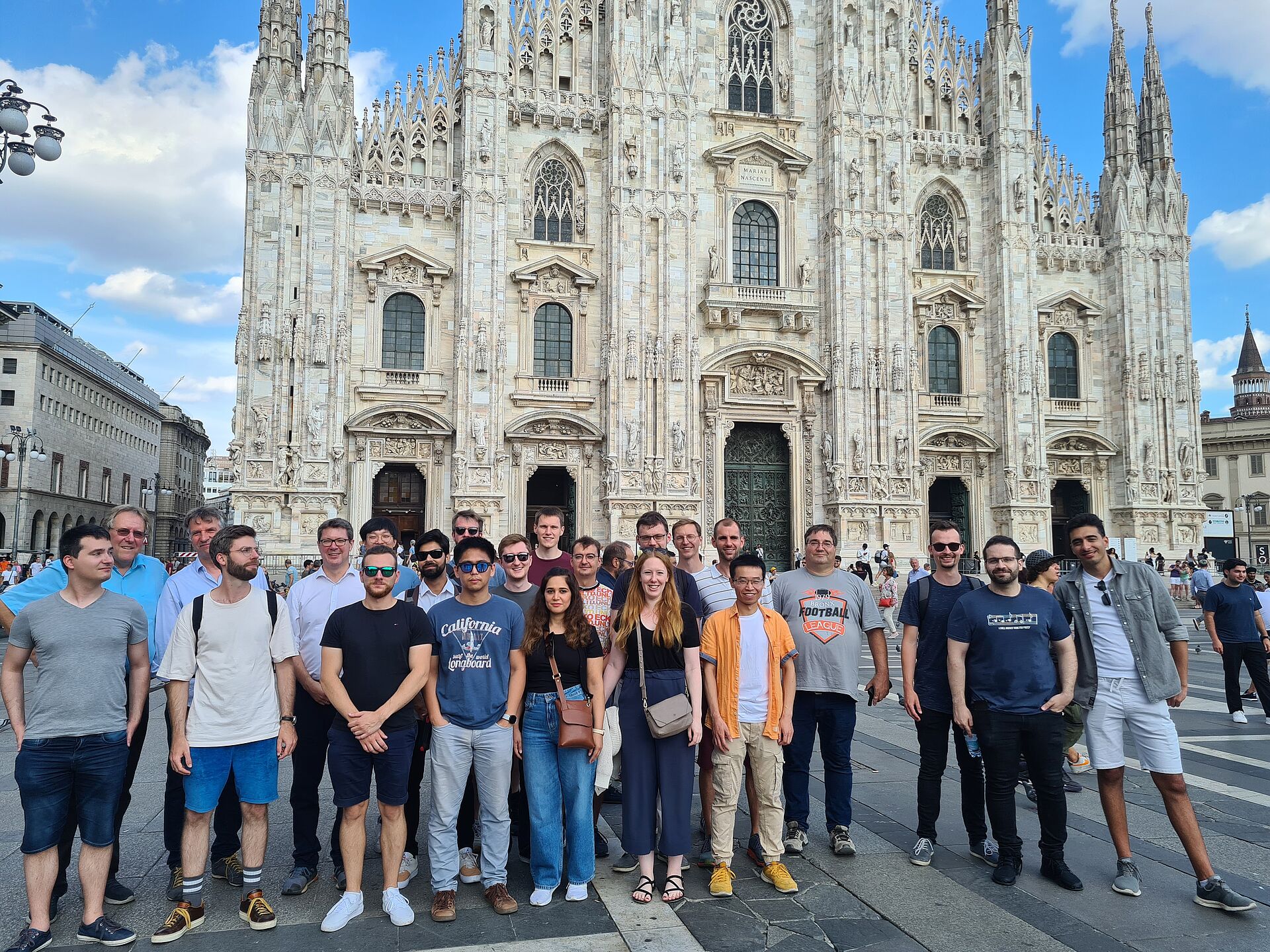 Gruppenfoto vor dem Mailänder Dom