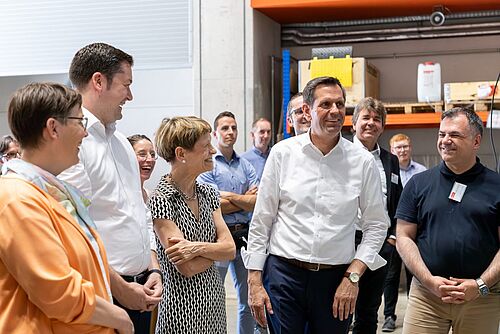 Braunschweigs Oberbürgermeister Thorsten Kornblum, TU-Präsidentin Angela Ittel, Ministerpräsident Olaf Lies und Bundestagsabgeordneter Dr. Christos Pantazis (v.l.). 