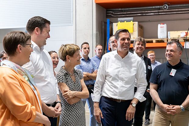 Braunschweigs Oberbürgermeister Thorsten Kornblum, TU-Präsidentin Angela Ittel, Ministerpräsident Olaf Lies und Bundestagsabgeordneter Dr. Christos Pantazis (v.l.). 