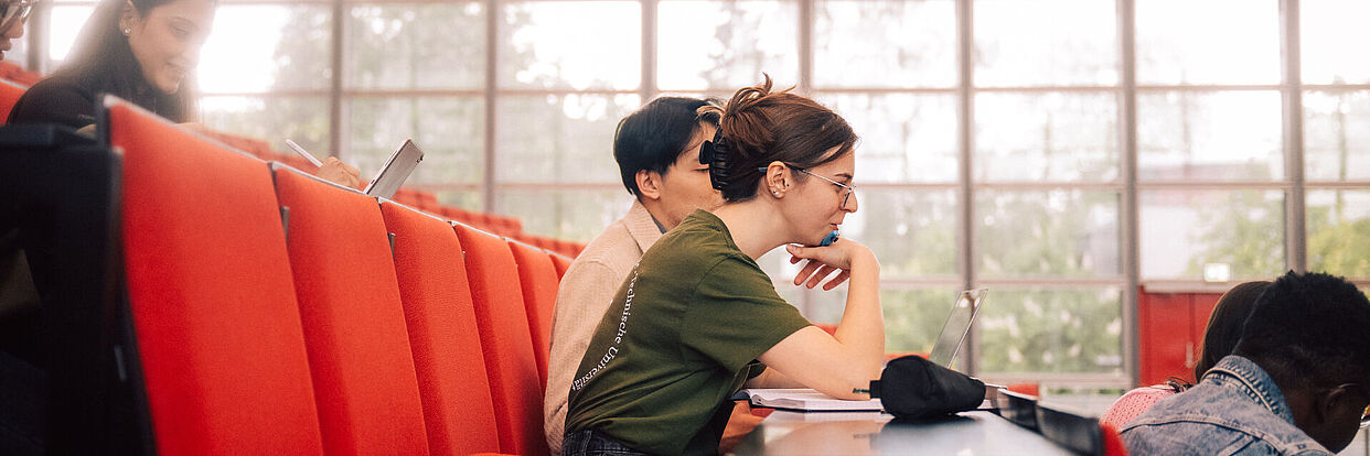 Studierende im Audimax der TU Braunschweig 