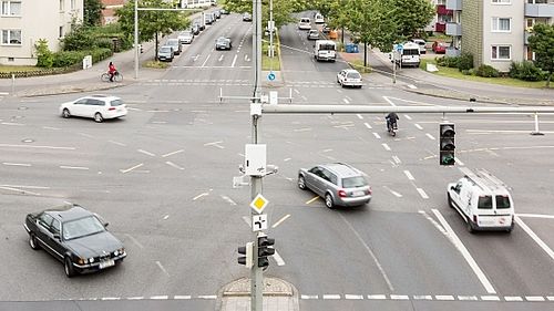 Automatisiertes Linksabbiegen an der Forschungskreuzung auf dem Braunschweiger Innenstadtring.