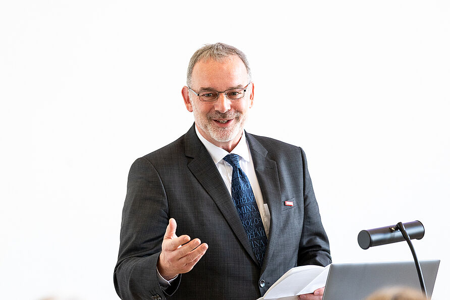Vizepräsident Prof. Manfred Krafzcyk hielt die Laudatio
