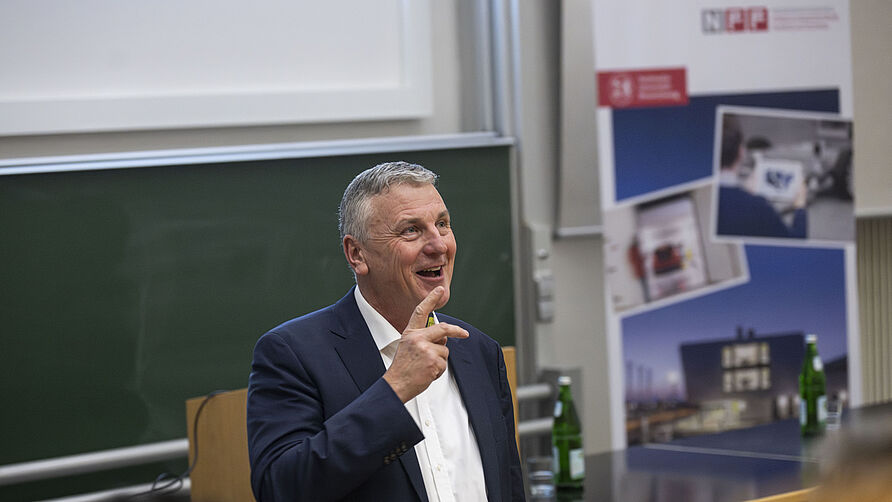 Dr. Stefan Loth bei der NFF-Vortragsreihe an der TU Braunschweig am 13.01.2026