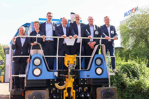 (v.l.n.r.): Brecht Günther (VPS), Astrid Paus (Amt für regionale Landesentwicklung), Oliver Mairinger (Alstom), Frank Klingebiel (Oberbürgermeister Salzgitter), Christian Bieniek (Alstom), Prof. Dr. Peter Eilts (TU Braunschweig), Carsten Tietze (WTZ Roßlau).