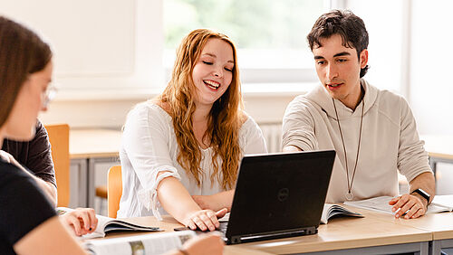 Studierende der International Summer School während des Unterrichts