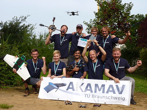 AKAMAV