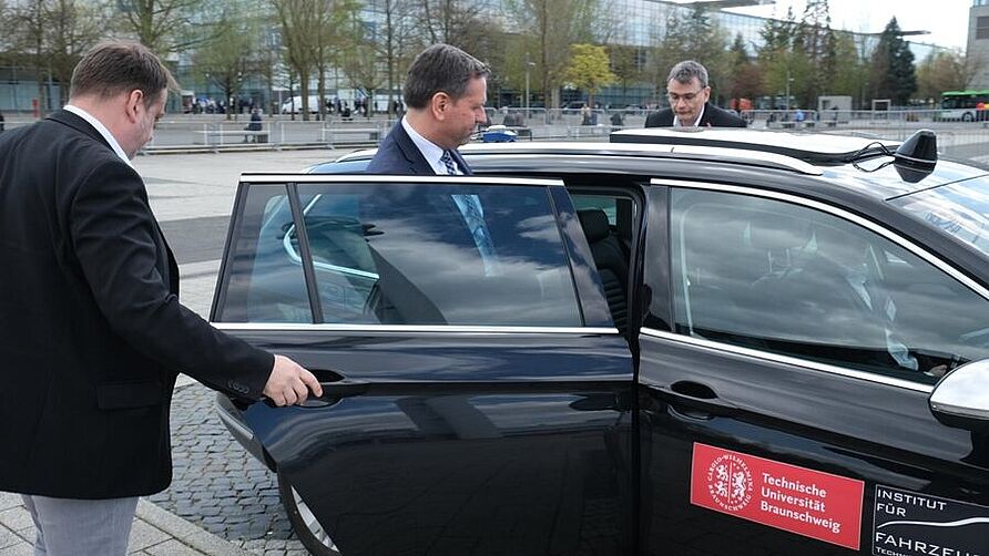 NFF demonstrierte fahrerloses Fahren auf der auf der Hannover Messe 2023