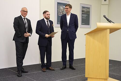 Die Aufnahme zeigt Sebastian Thiem bei der Verleihung des Förderpreises für Militärgeschichte und Militärtechnikgeschichte am 26. November 2025.