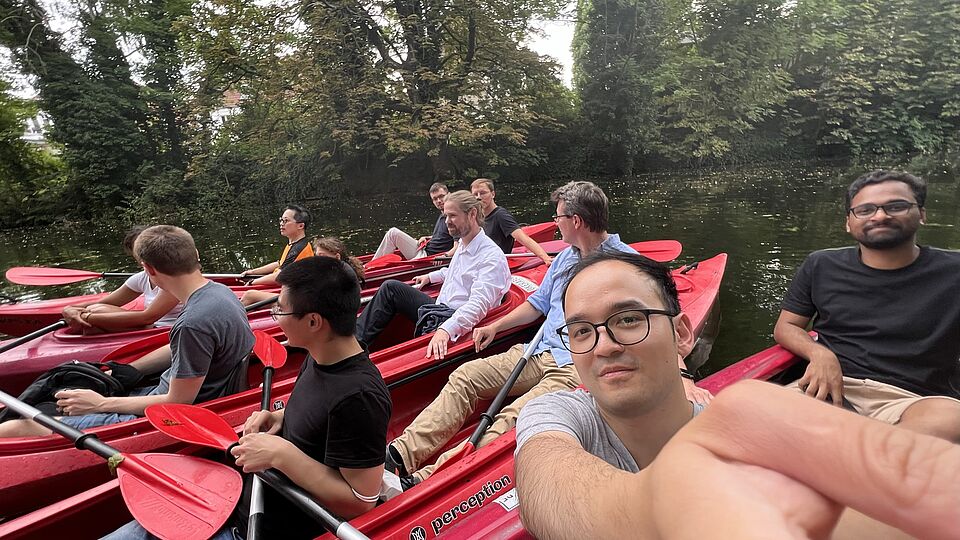 Foto Kollegen in Kanus