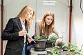 Gemeinsam erforschen Dr. Anastasiia Splodytel und Professorin Magdalena Sut-Lohmann an der TU Braunschweig, wie der Krieg die ukrainischen Böden verändert.