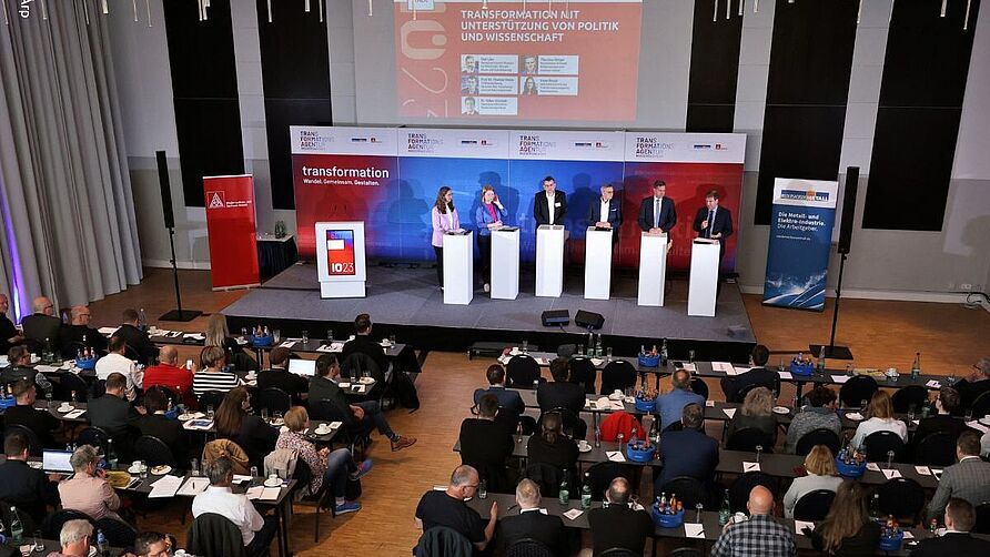 Podiumsdiskussion beim Netzwerk-Event „IO23“ der Transformationsagentur Niedersachsen am 16. Mai 2023