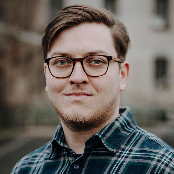 Das Foto zeigt Alumnus Philipp Regenbogen.