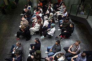 Draufsicht auf das Publikum