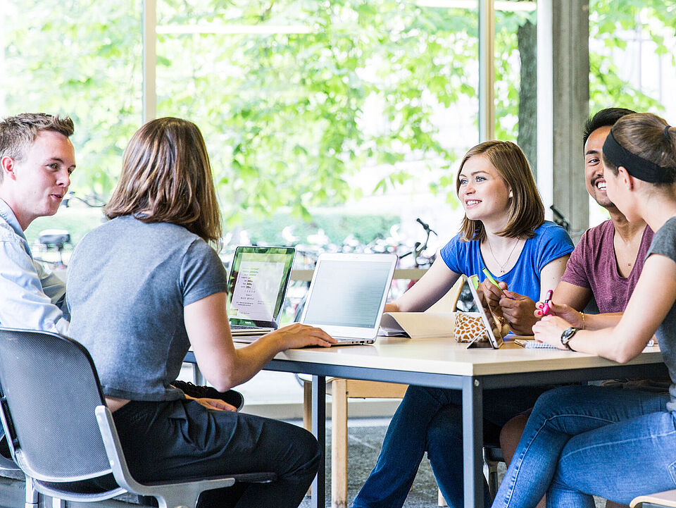 Im Gespräch: Austausch unter Studierenden