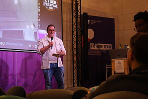 ein Referent vor seiner Präsentation