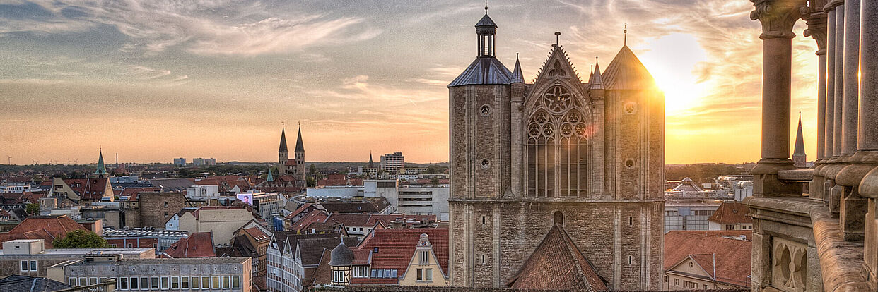 Blick vom Rathausturm bei Sonnenuntergang 