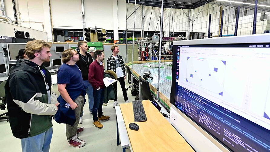 Infoabend für Studierende der Fahrzeugtechnik am NFF am 28.01.2026: Vorstellung CORA-Prüffeld des ITL