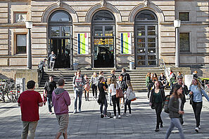 [Translate to English:] Infobörse für Erstsemester