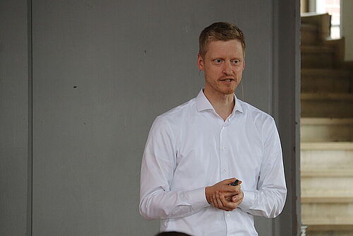 Bild von Prof. Jänicke bei seinem Vortrag während der Antrittsvorlesung