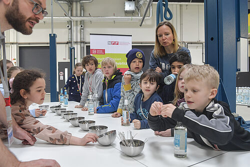 Erkundunsgtour durch das NFF: Comeniusschule war am 18. April 2023 zu Gast