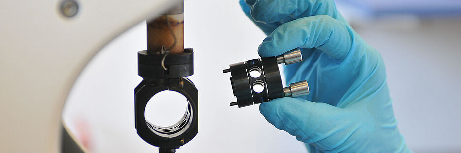 A sample holder with three rings