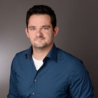 Das Foto zeigt Alumnus Dennis Ebeling.