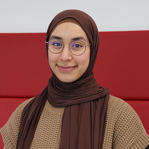 Das Foto zeigt Alumna Emna Harouni.