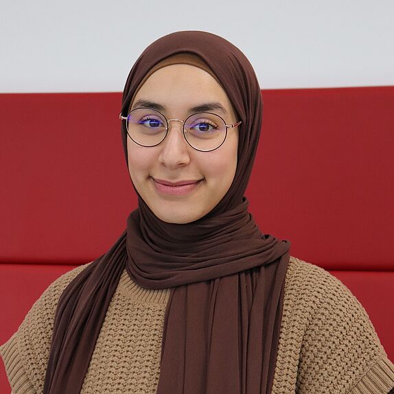 Das Foto zeigt Alumna Emna Harouni.